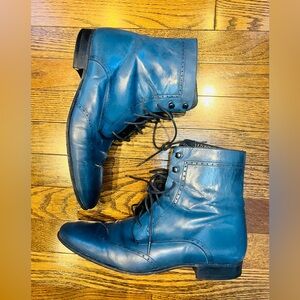 Premium Jose & Markham leather boots in a rich deep blue.